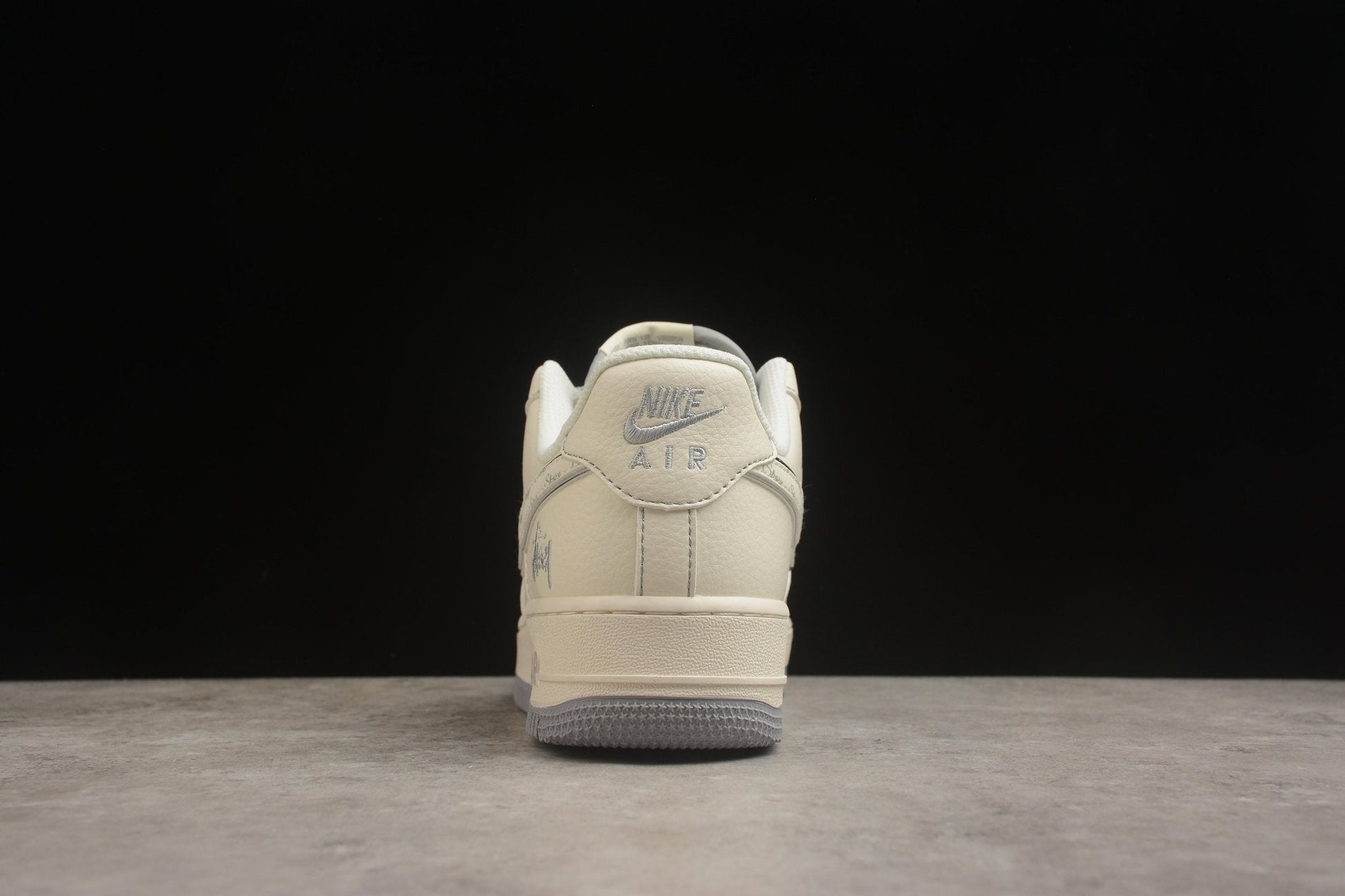 Fabrika Supply Air Force 1 Low x Stüssy Beige / Grey | sapatilhas Sole Rua