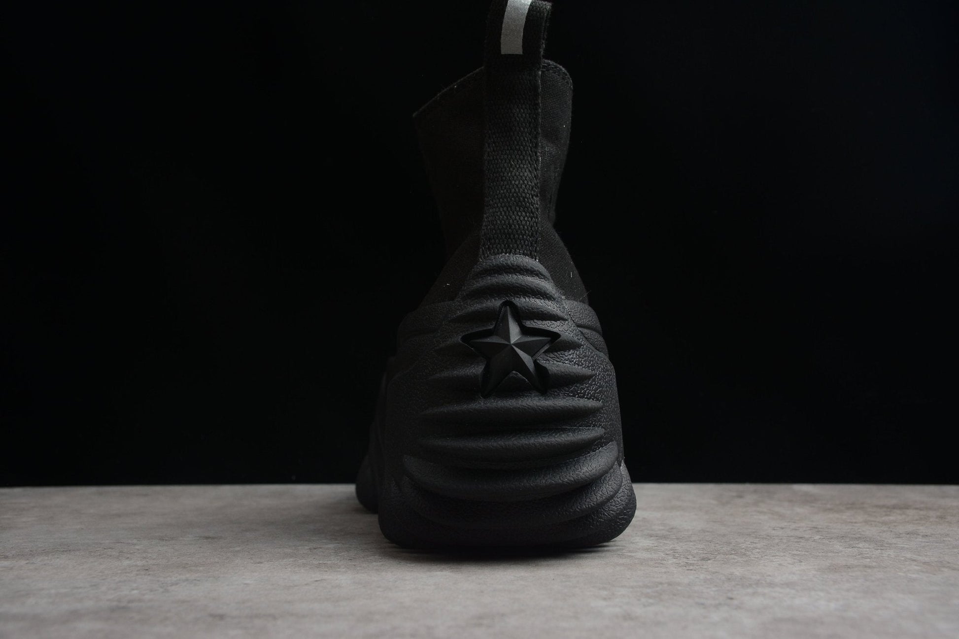 Essenza Rosa Run Star Motion HI Triple Black | sapatilhas Sole Rua